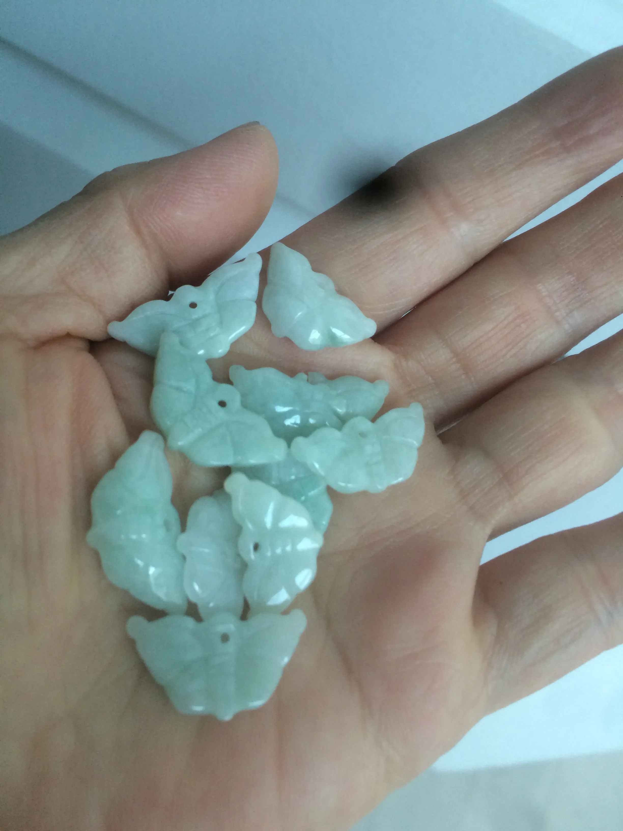 10 pieces of 100% Natural light green/white 3D Jadeite Jade small butterfly beads AF37