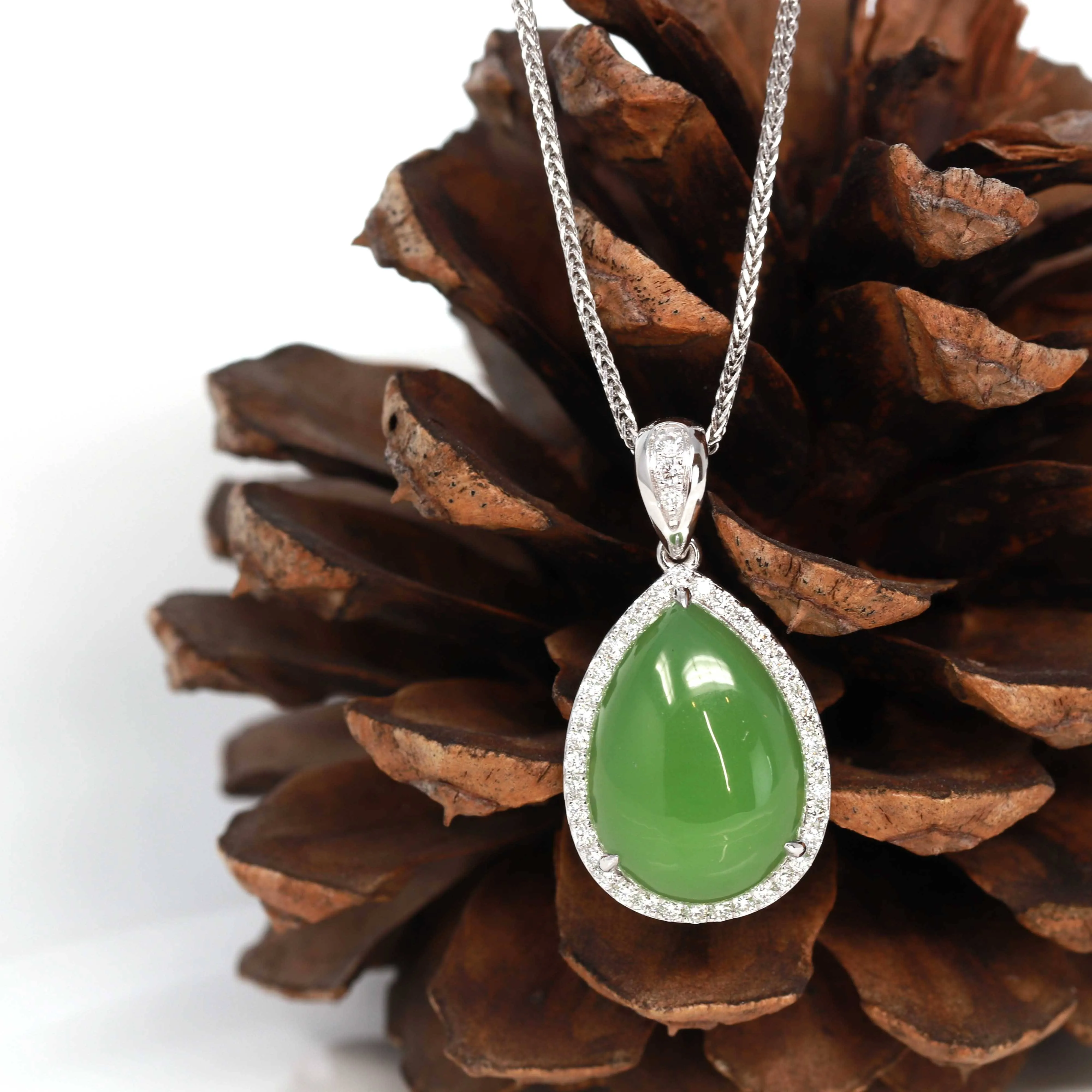 14K White Gold Genuine Green Apple Green Jade Tear Drop Pendant Necklace With VS1 Diamond