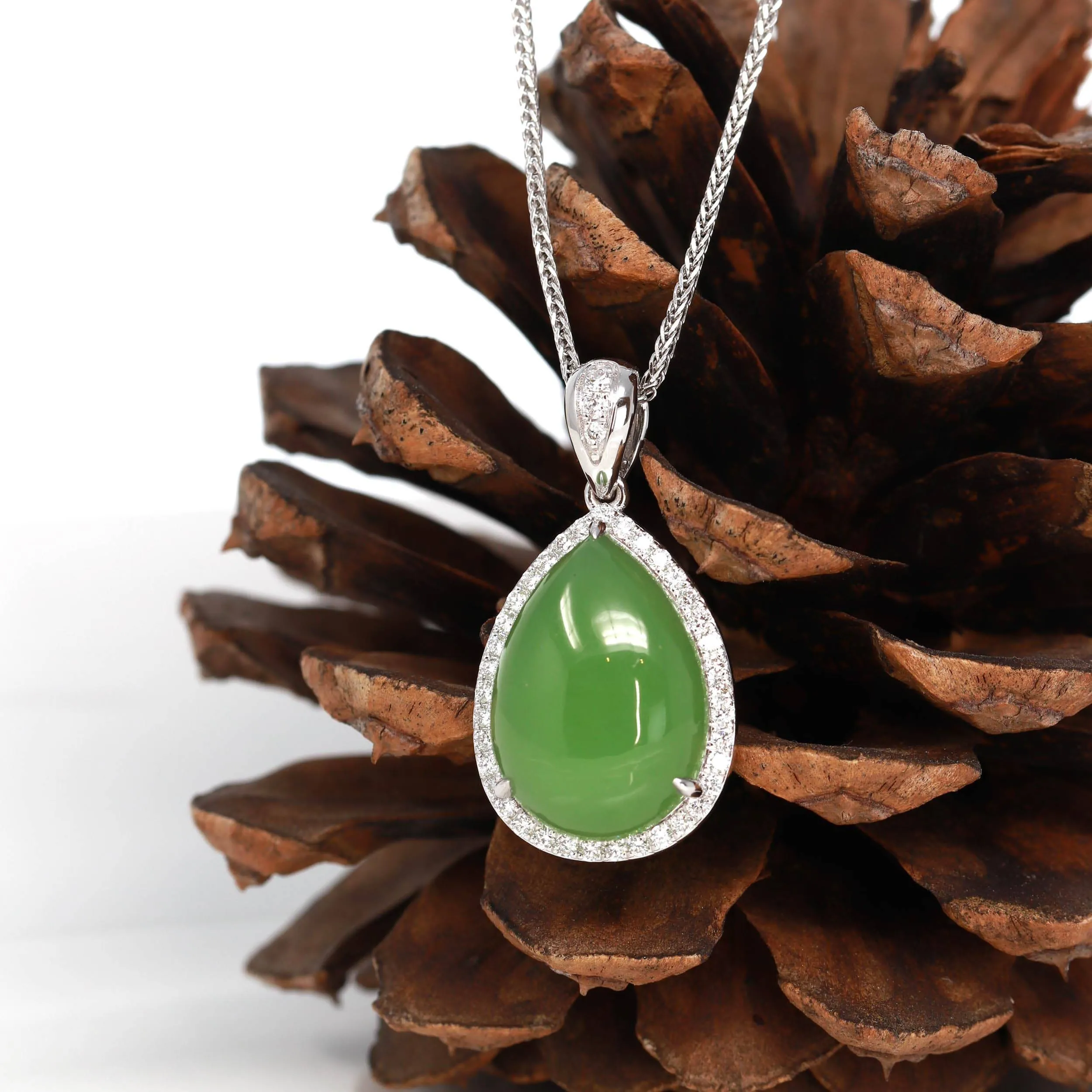 14K White Gold Genuine Green Apple Green Jade Tear Drop Pendant Necklace With VS1 Diamond