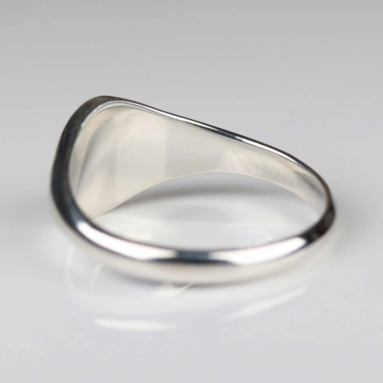 9x7mm Oval Signet Ring