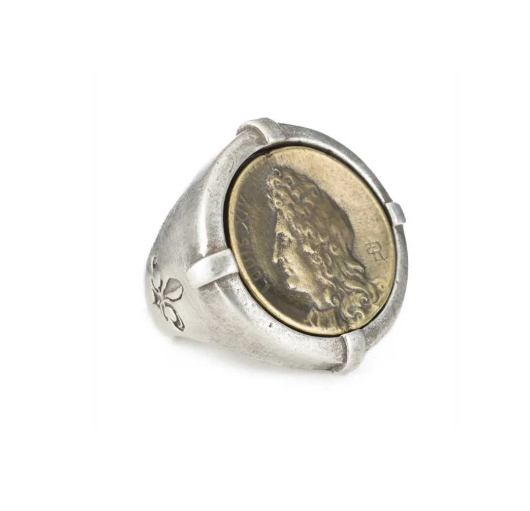 FRENCH KANDE SIGNET RING WITH BRASS LOUIS MEDALLION