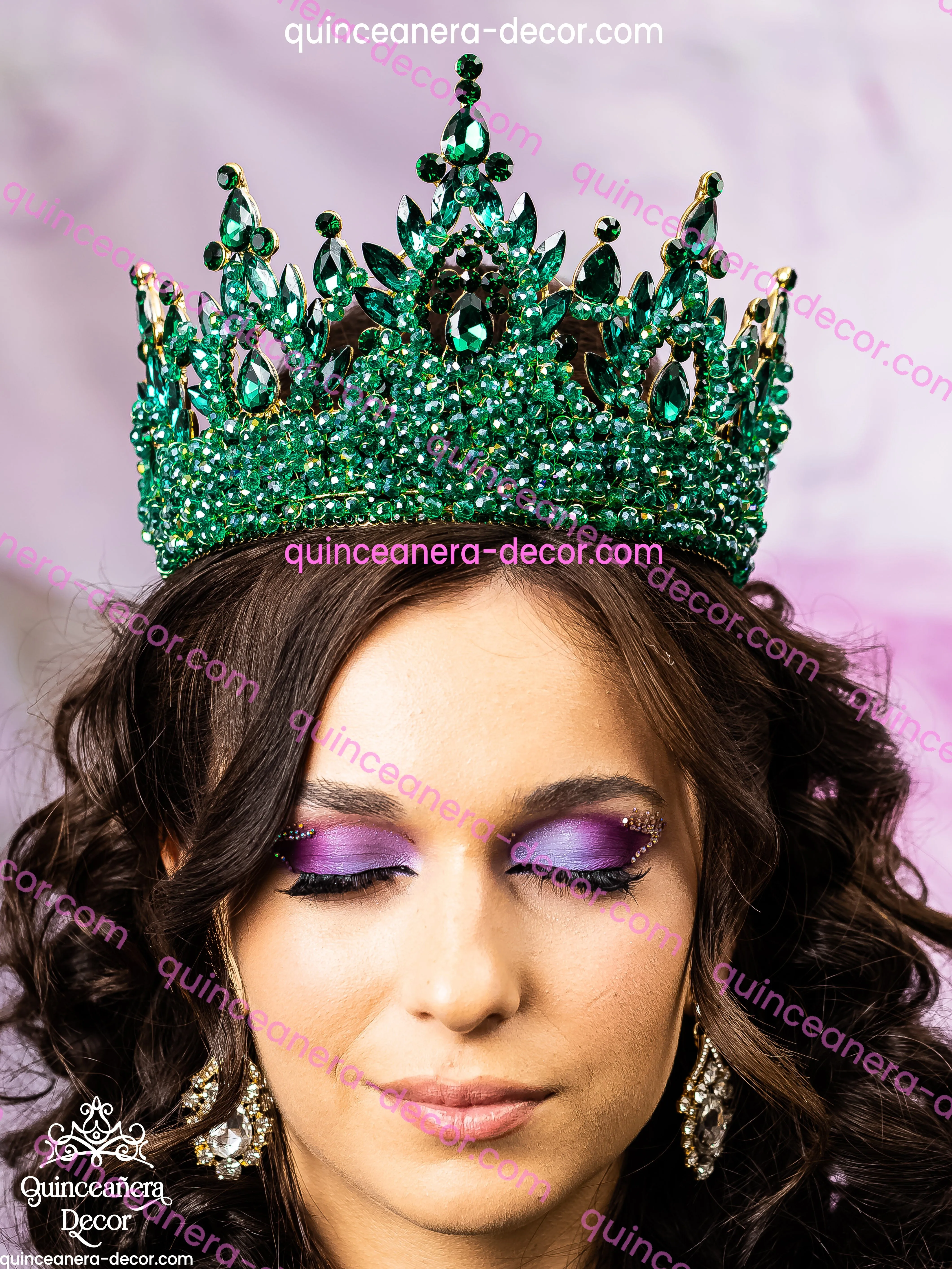 Green Quinceanera crown and tiara pillow