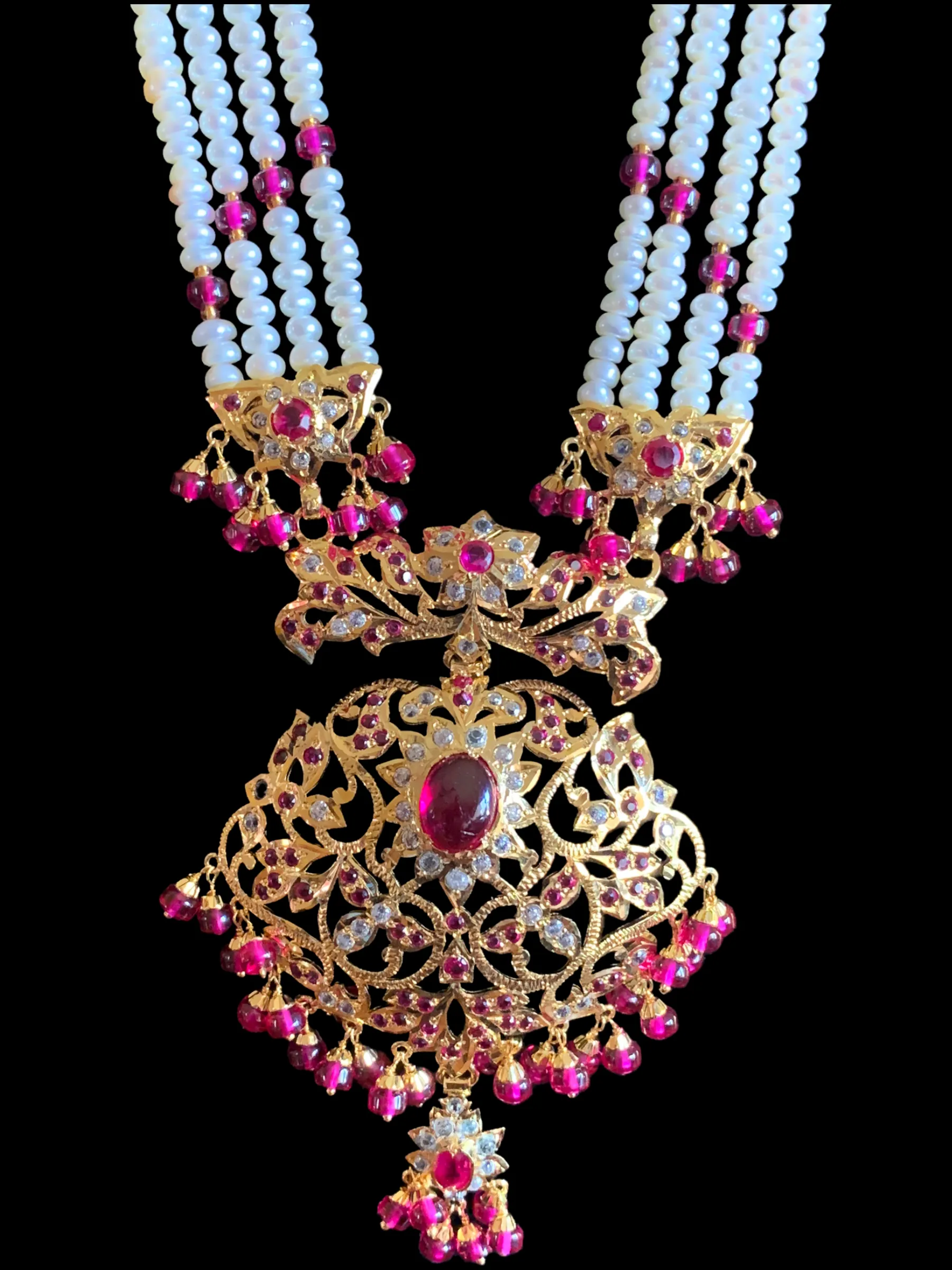 MAHNOOR gold plated silver Rani haar in rubies