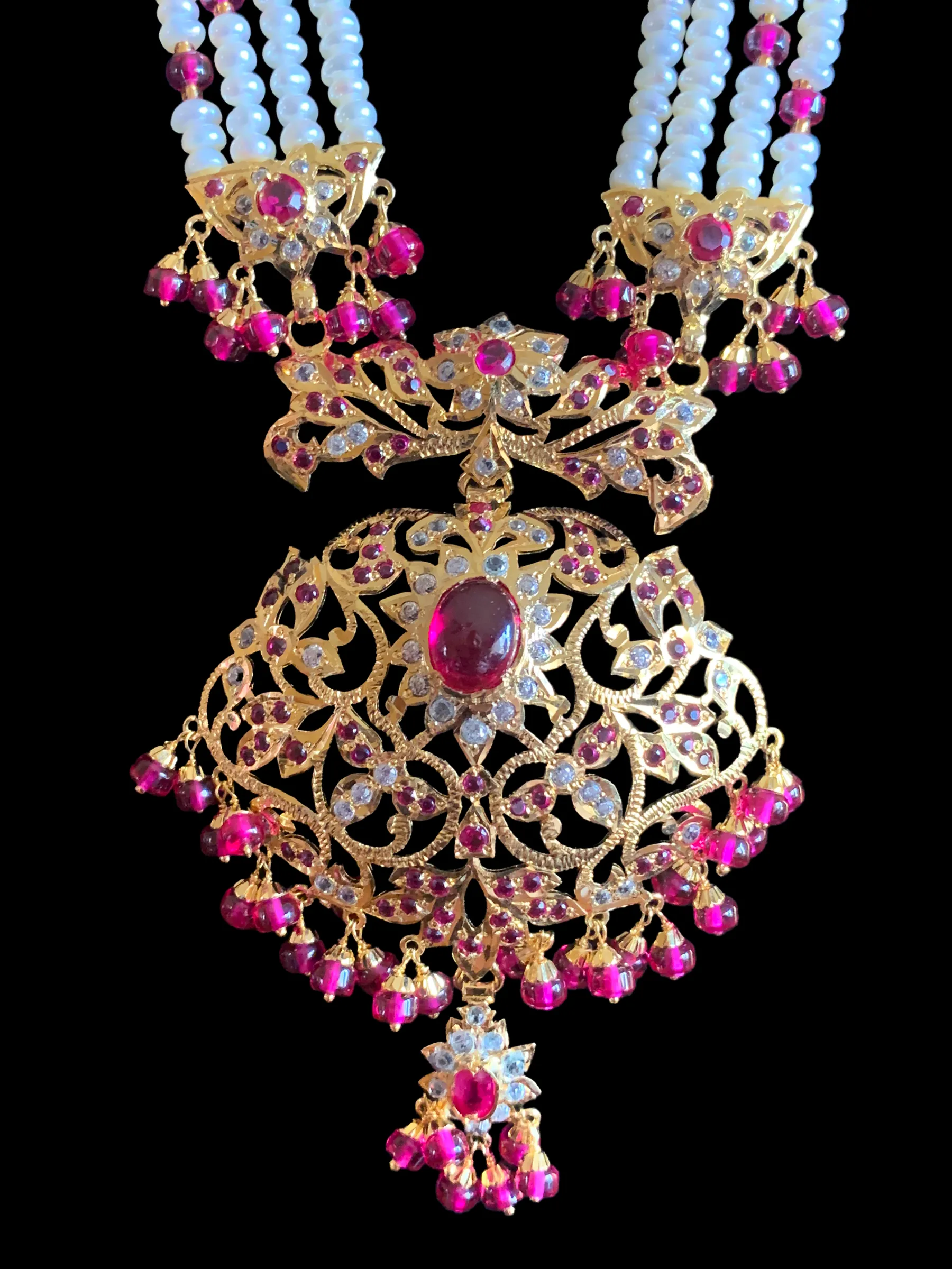 MAHNOOR gold plated silver Rani haar in rubies