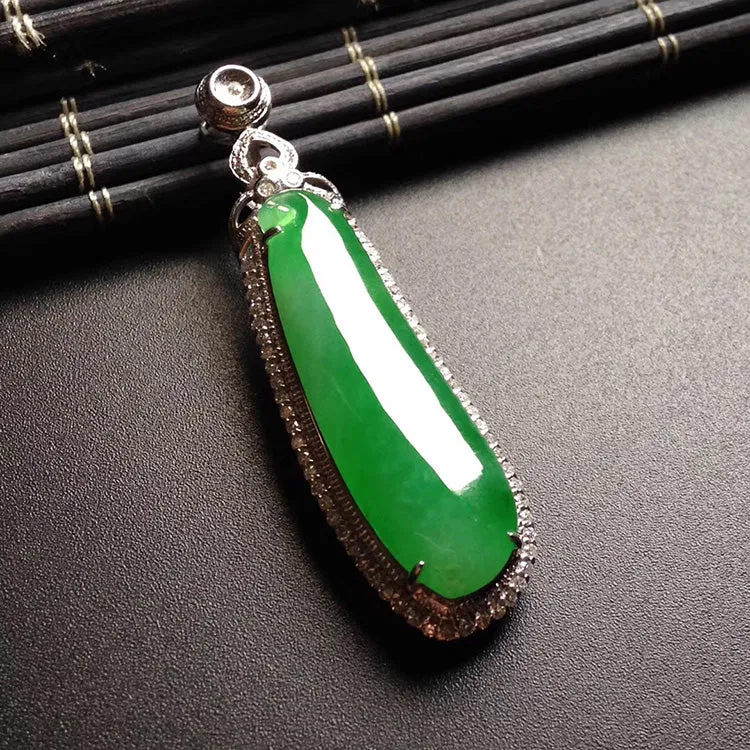 Natural Jade Pendant Jadeite Gold Pendant PT445