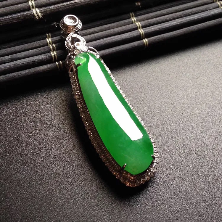 Natural Jade Pendant Jadeite Gold Pendant PT445